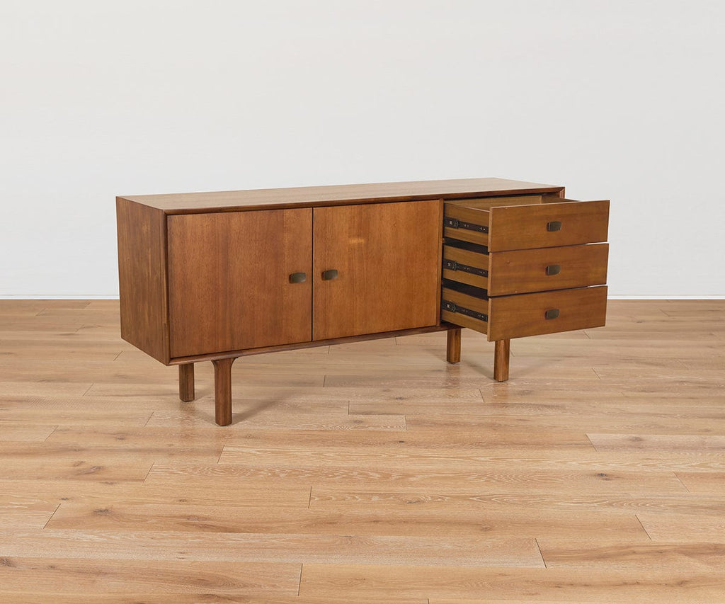 Leevi Sideboard