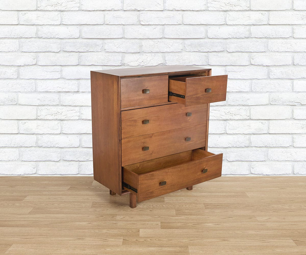 Leevi High Chest