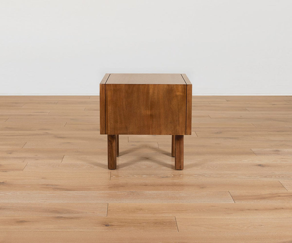 Leevi End Table